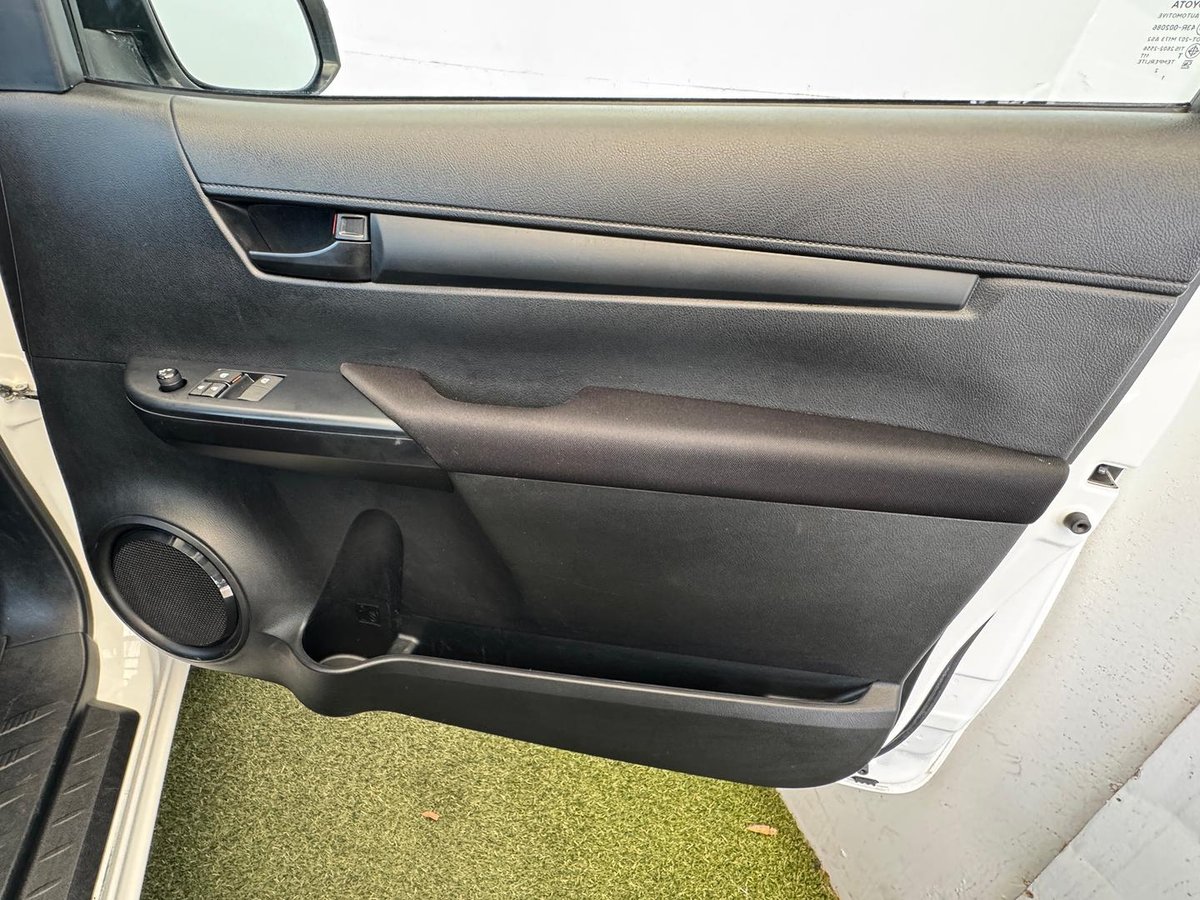 2022 Toyota Hilux Workmate TGN121R 4x2 image 13