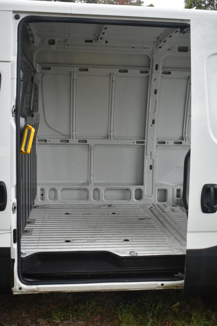 2023 Iveco Daily 35S14V image 10