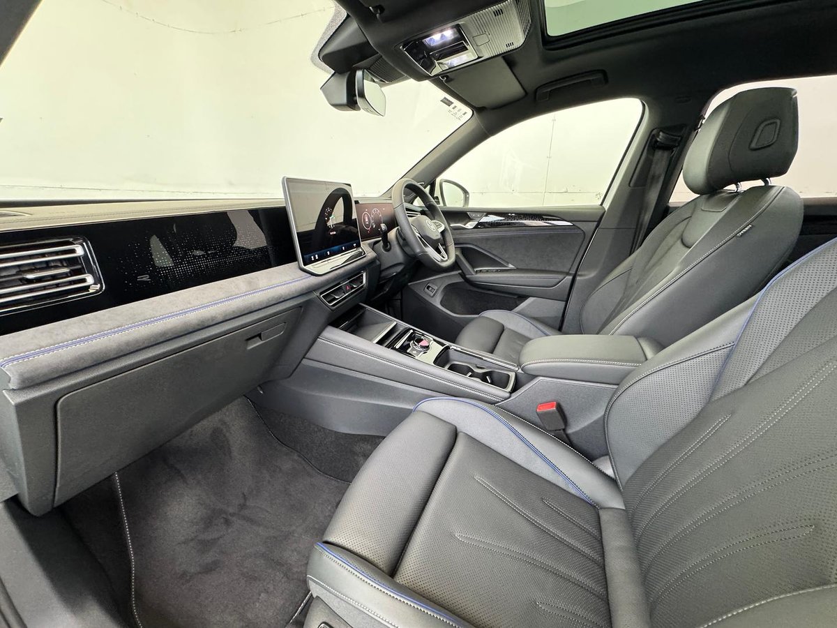 2026 Volkswagen Tiguan 195TSI R-Line CT MY26 Four Wheel Drive image 29