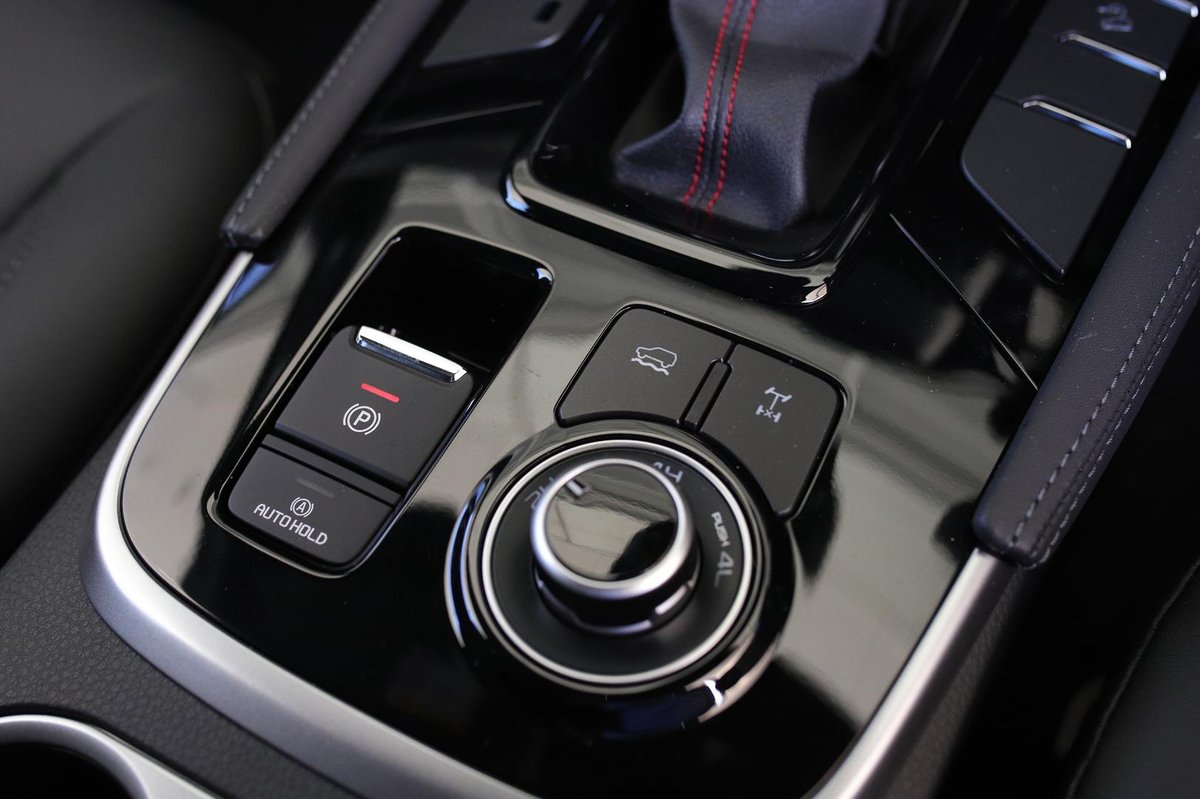 2025 Isuzu MU-X X-TERRAIN MY25.5 4X4 Dual Range image 28