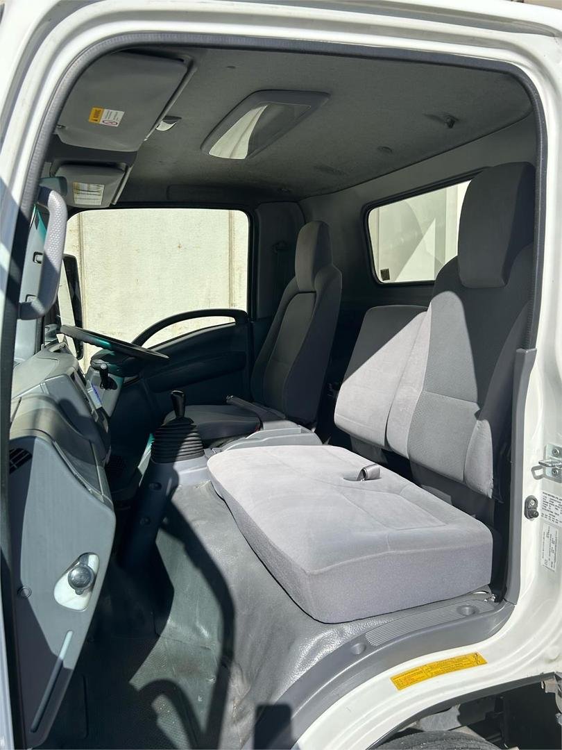 2018 Isuzu N Series NPR 45/55-155 image 10