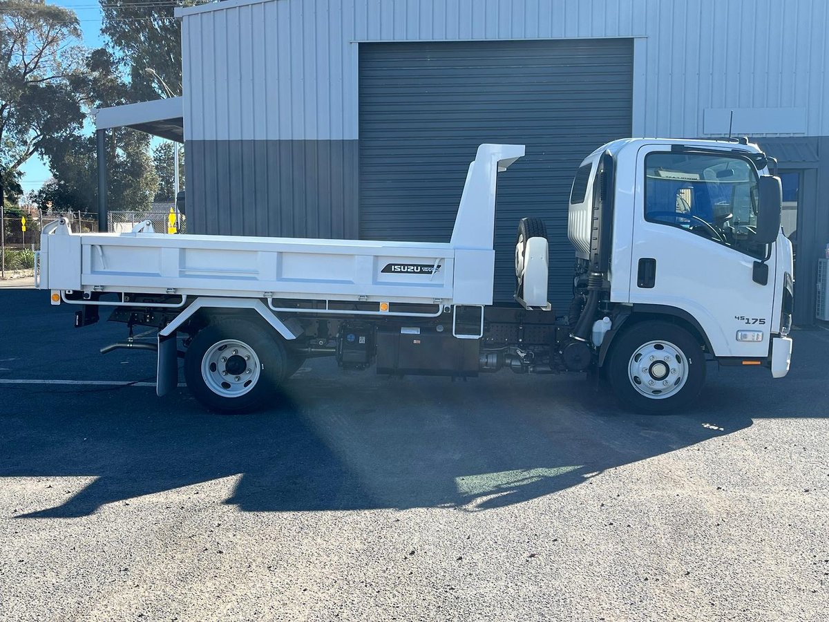 2026 Isuzu N Series NPR 45/65-175 DT D34 Tipper image 6