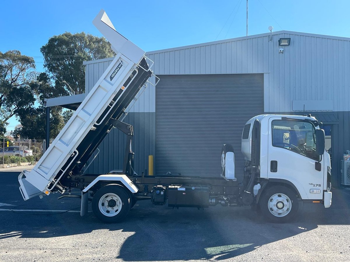 2026 Isuzu N Series NPR 45/65-175 DT D34 Tipper image 9