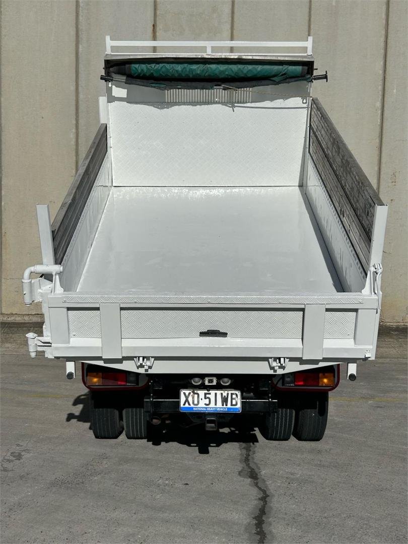 2018 Mitsubishi Canter 615 image 6