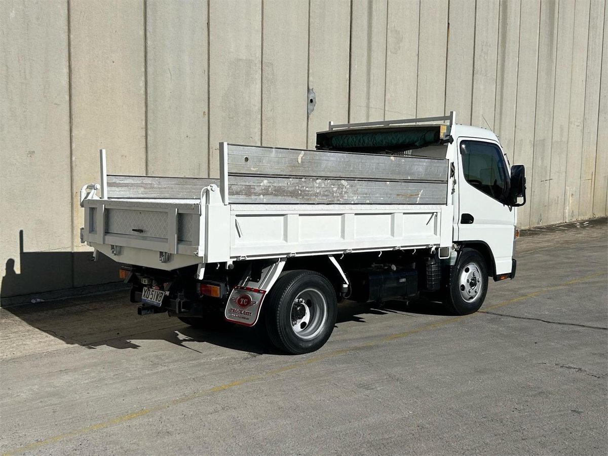 2018 Mitsubishi Canter 615 image 7