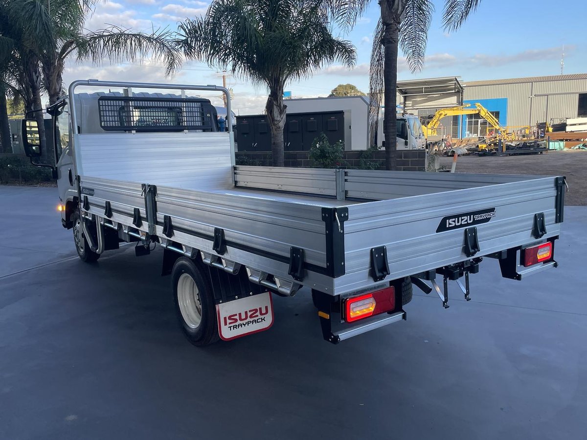 2026 Isuzu N Series image 4