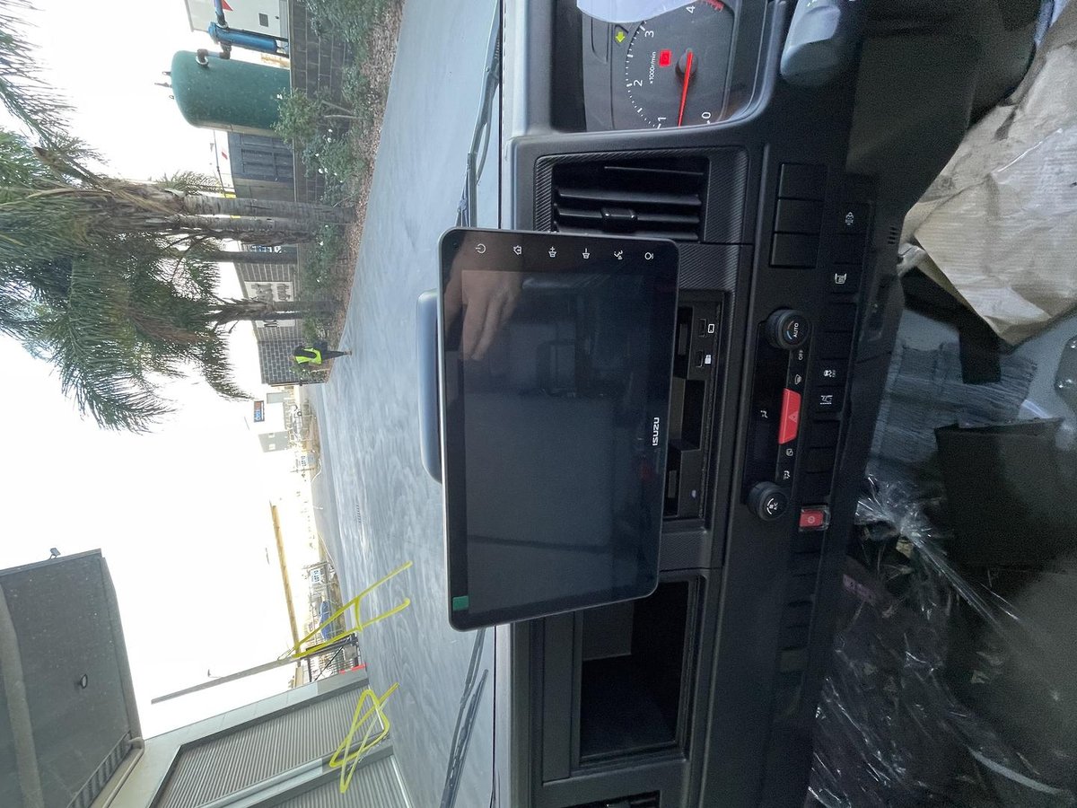2026 Isuzu N Series image 30