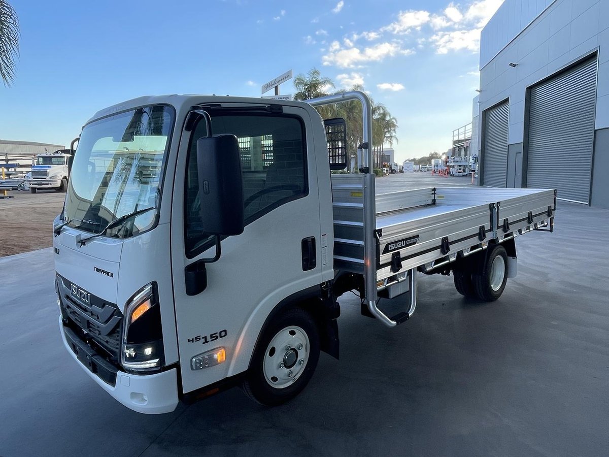 2026 Isuzu N Series image 3