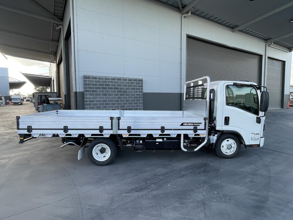 2026 Isuzu N Series image 9