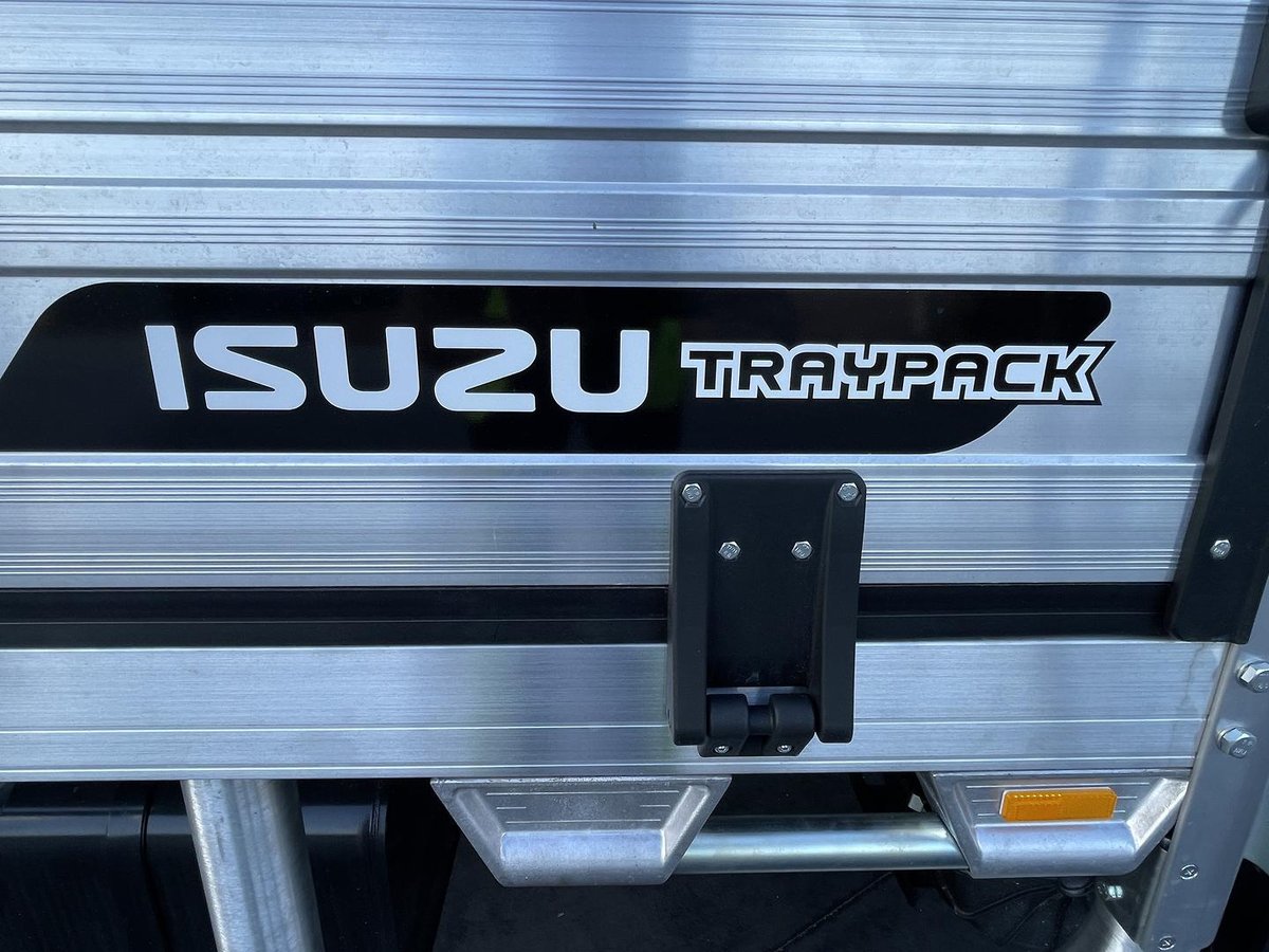 2026 Isuzu N Series image 11