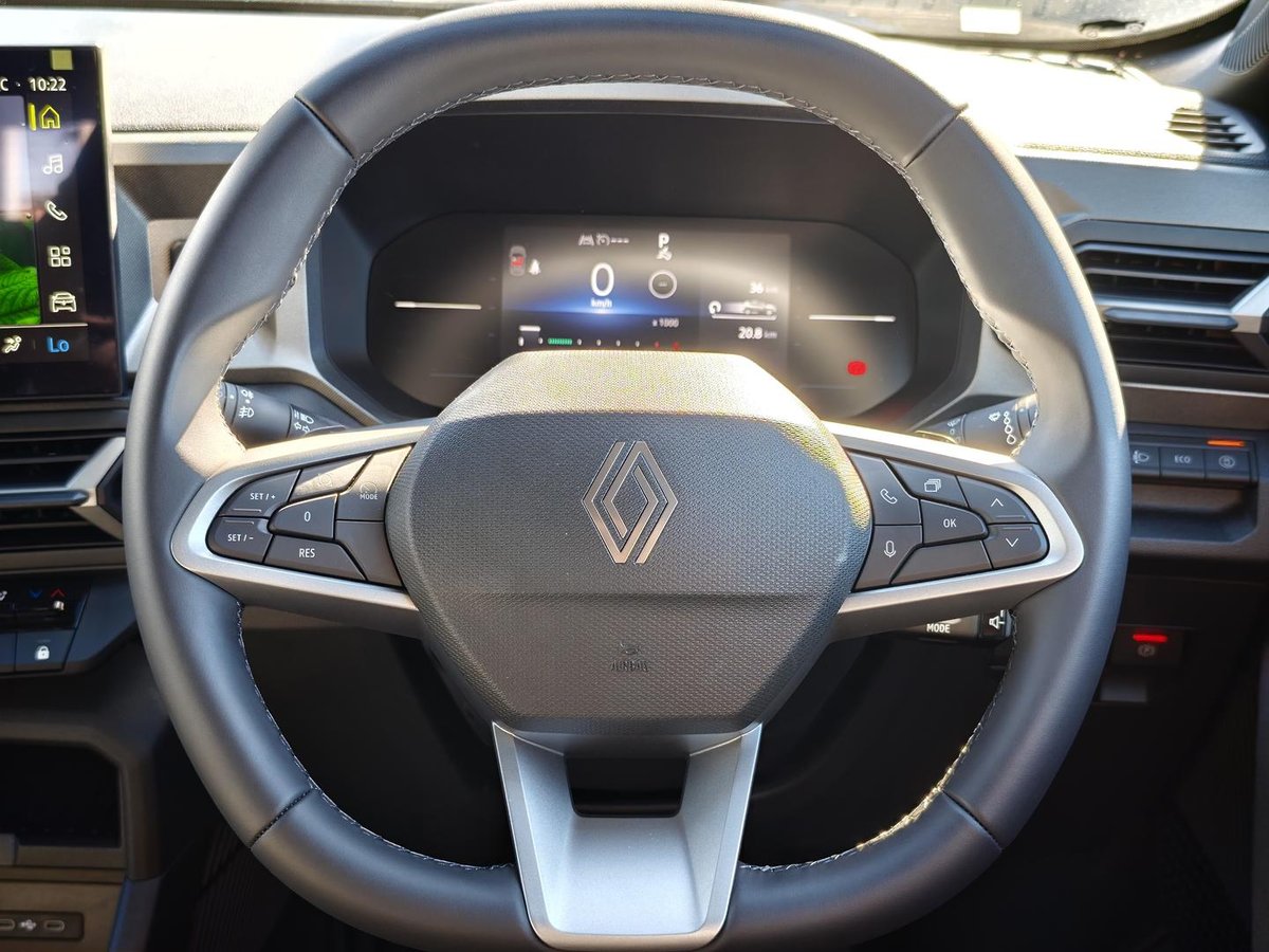 2025 Renault Duster Techno X1311 MY26 4x2 image 8