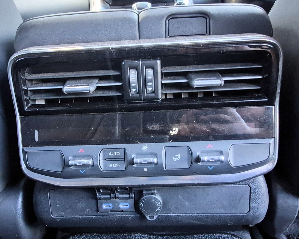 2021 Toyota Landcruiser image 25