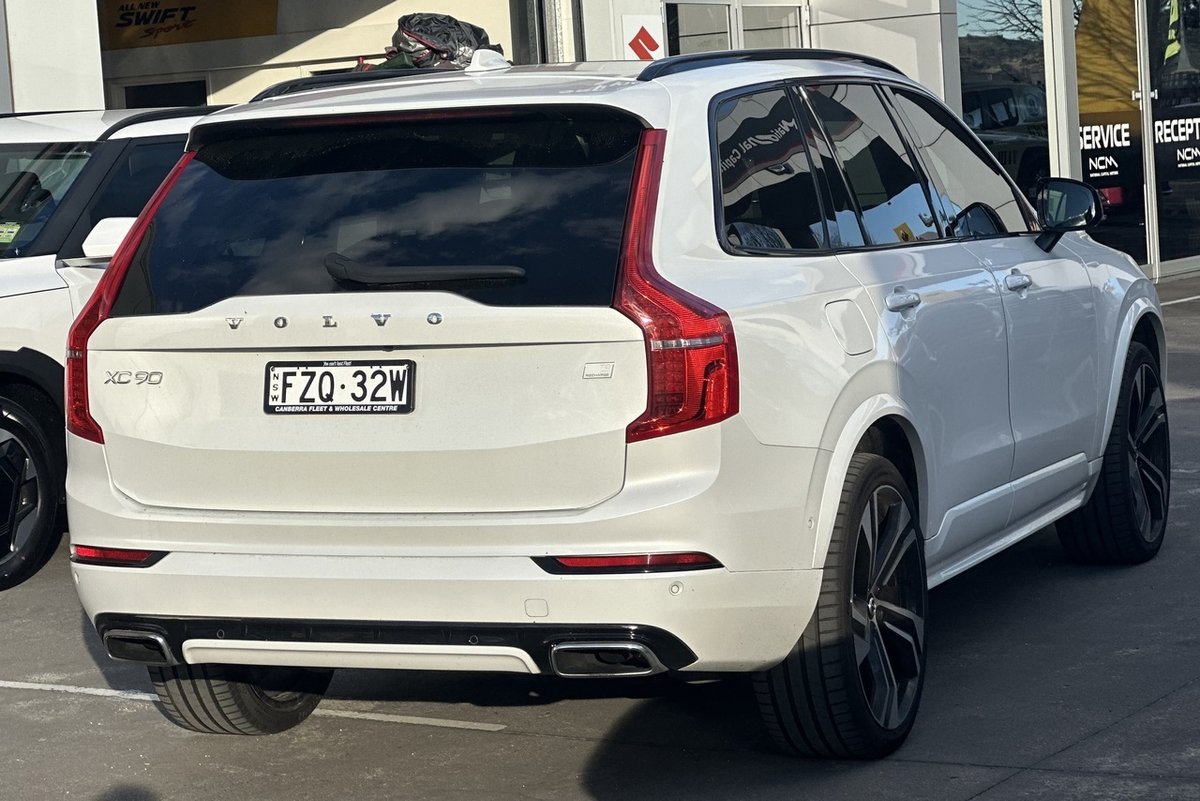 2020 Volvo XC90 T8 Recharge PHEV (AWD) 256 MY21 image 12