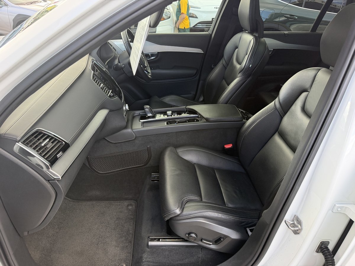 2020 Volvo XC90 T8 Recharge PHEV (AWD) 256 MY21 image 17
