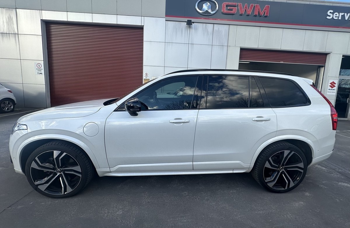 2020 Volvo XC90 T8 Recharge PHEV (AWD) 256 MY21 image 8