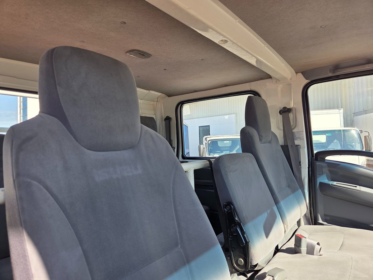 2015 Isuzu Trucks Nqr450 4.5 Ton Crew Cab Tray image 2