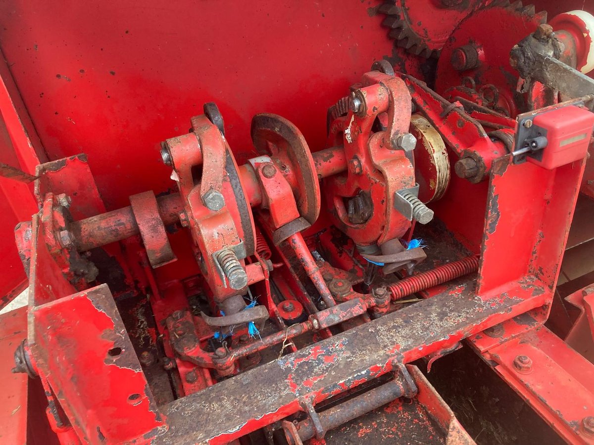 Welger Ap63 Rectangular Baler image 13