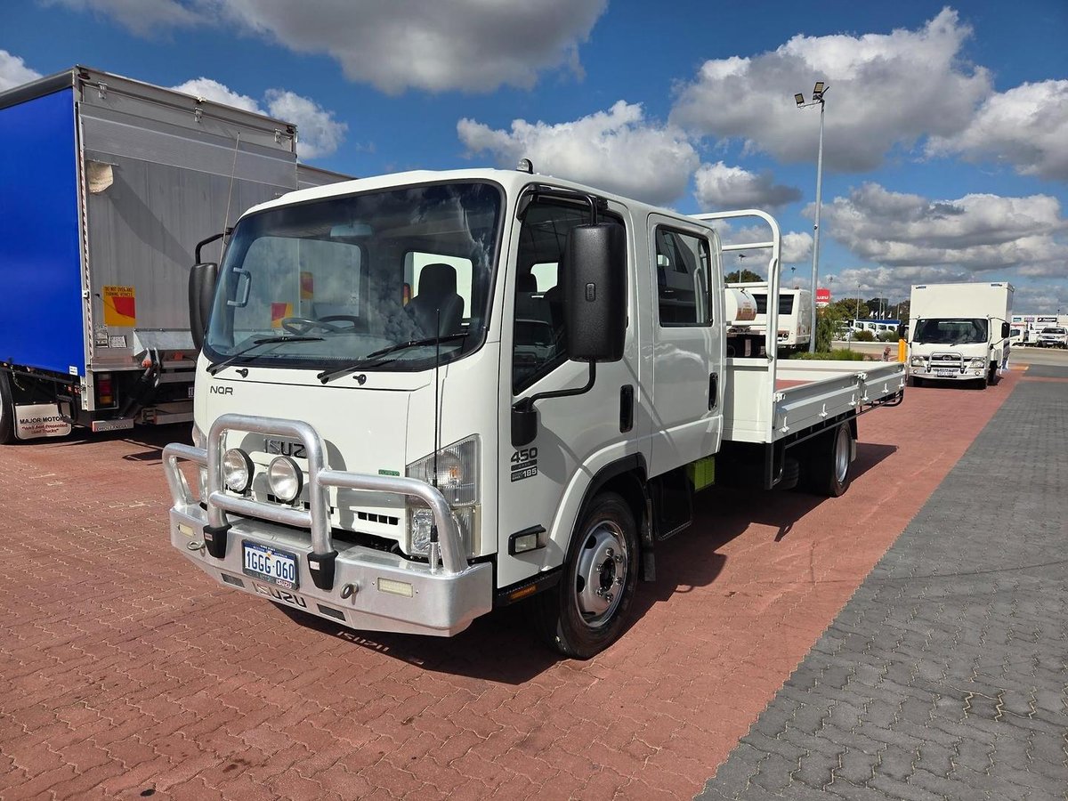 2015 Isuzu Nqr450 4.5 Ton Crew Cab Tray image 17