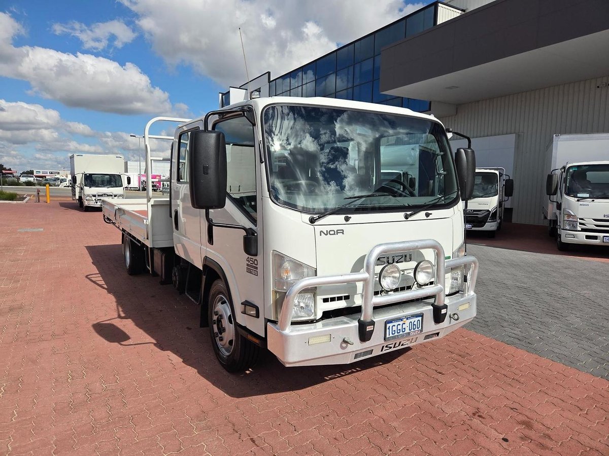 2015 Isuzu Nqr450 4.5 Ton Crew Cab Tray image 8