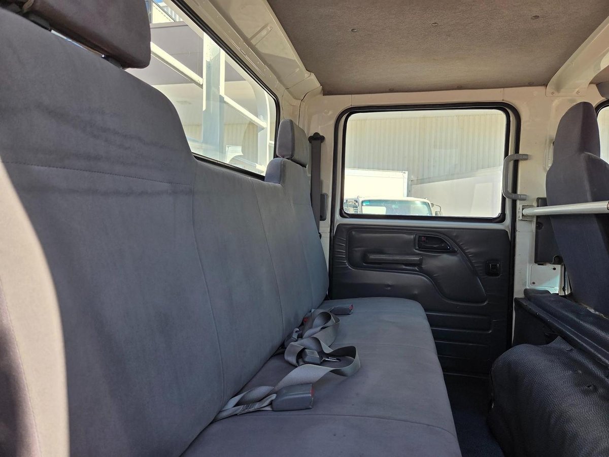 2015 Isuzu Nqr450 4.5 Ton Crew Cab Tray image 9
