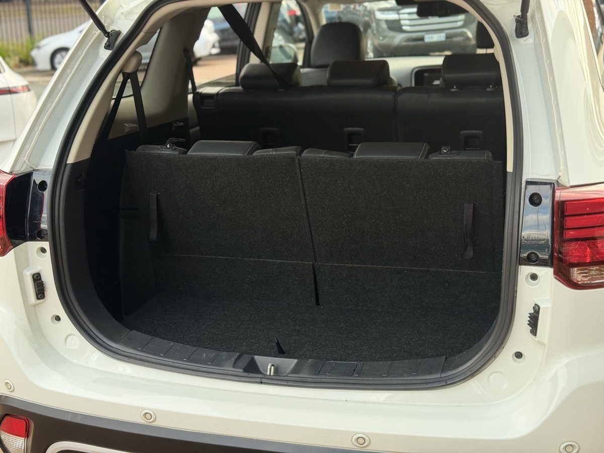 2020 Mitsubishi Outlander LS ZL MY20 AWD image 12