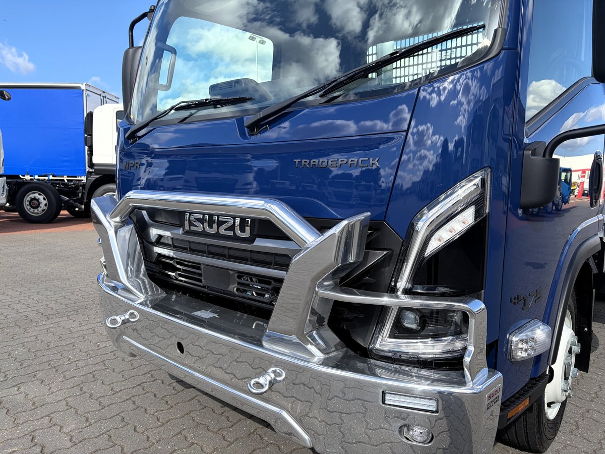 2026 Isuzu Trucks Npr 45/65-175  Dt D34 Trade Pack image 3
