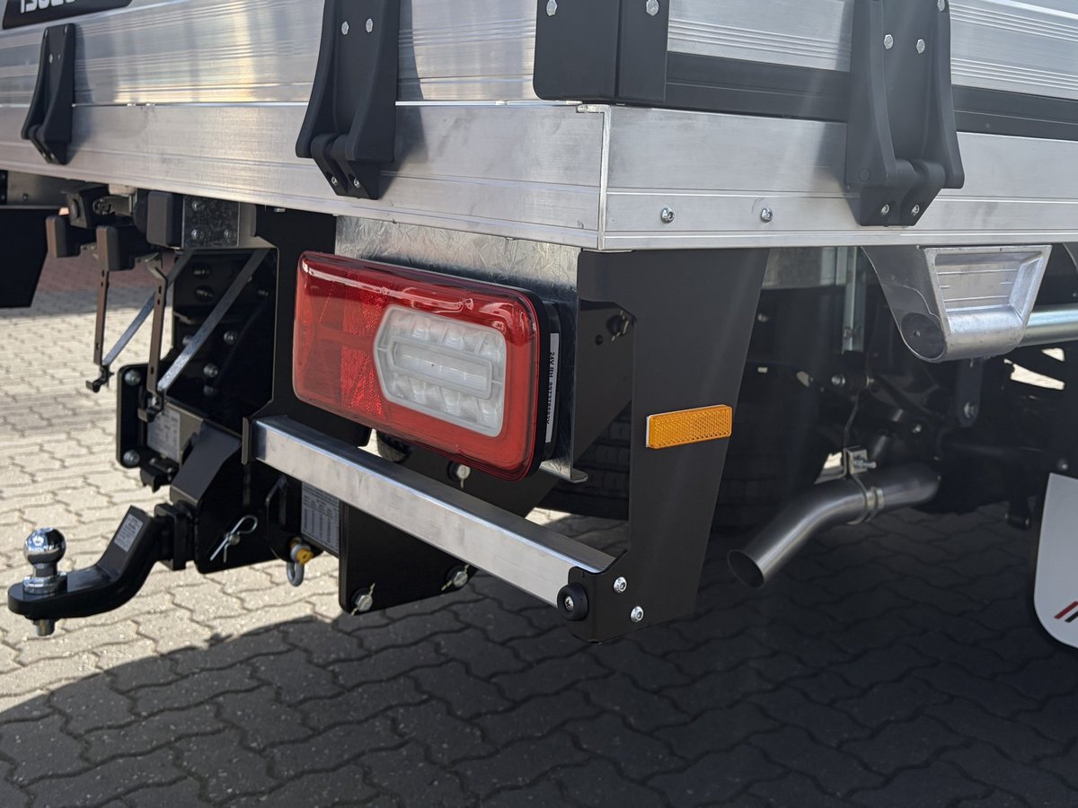 2026 Isuzu Trucks Npr 45/65-175  Dt D34 Trade Pack image 9