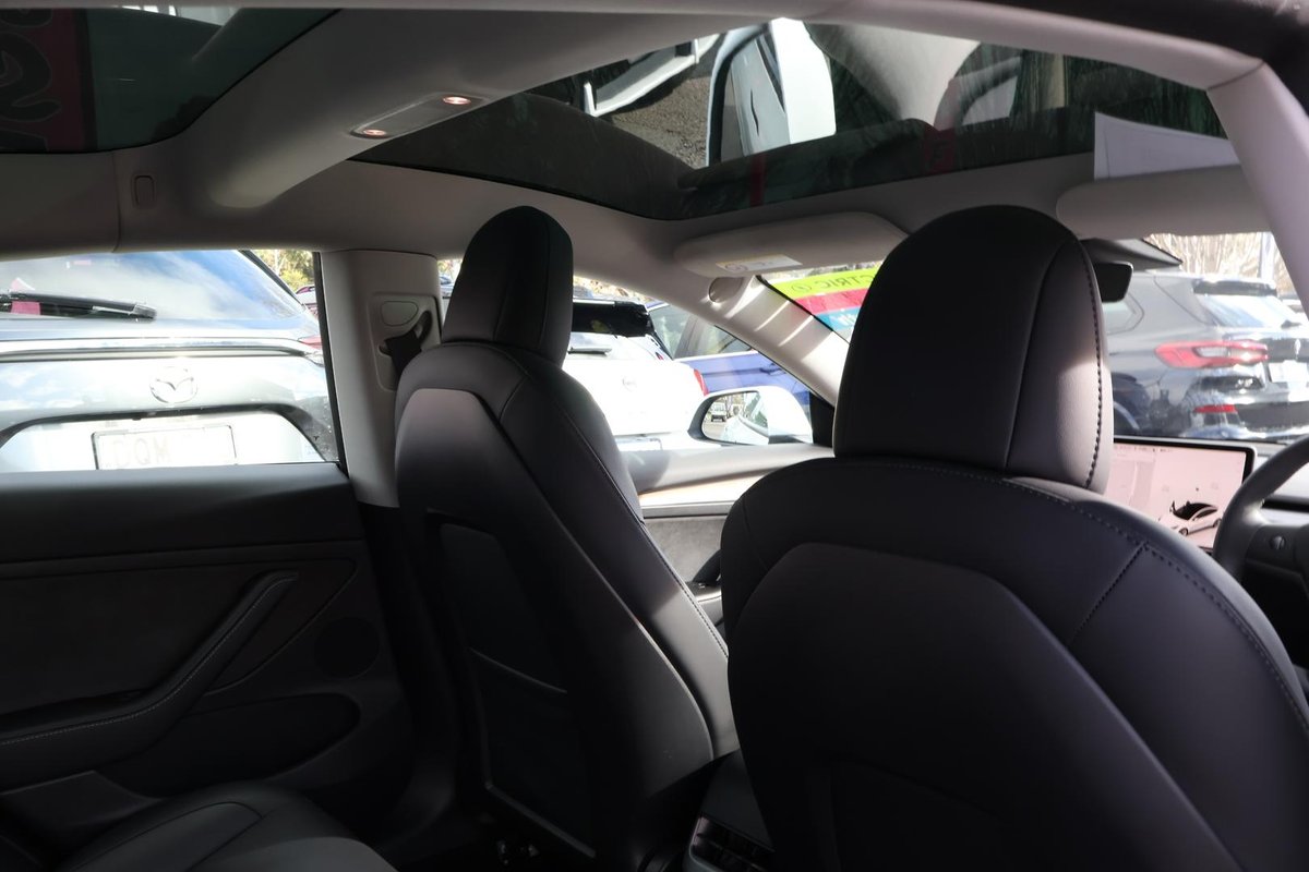 2022 Tesla Model 3 Long Range AWD image 20