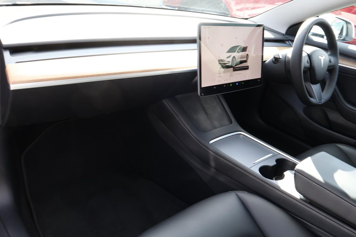 2022 Tesla Model 3 Long Range AWD image 23