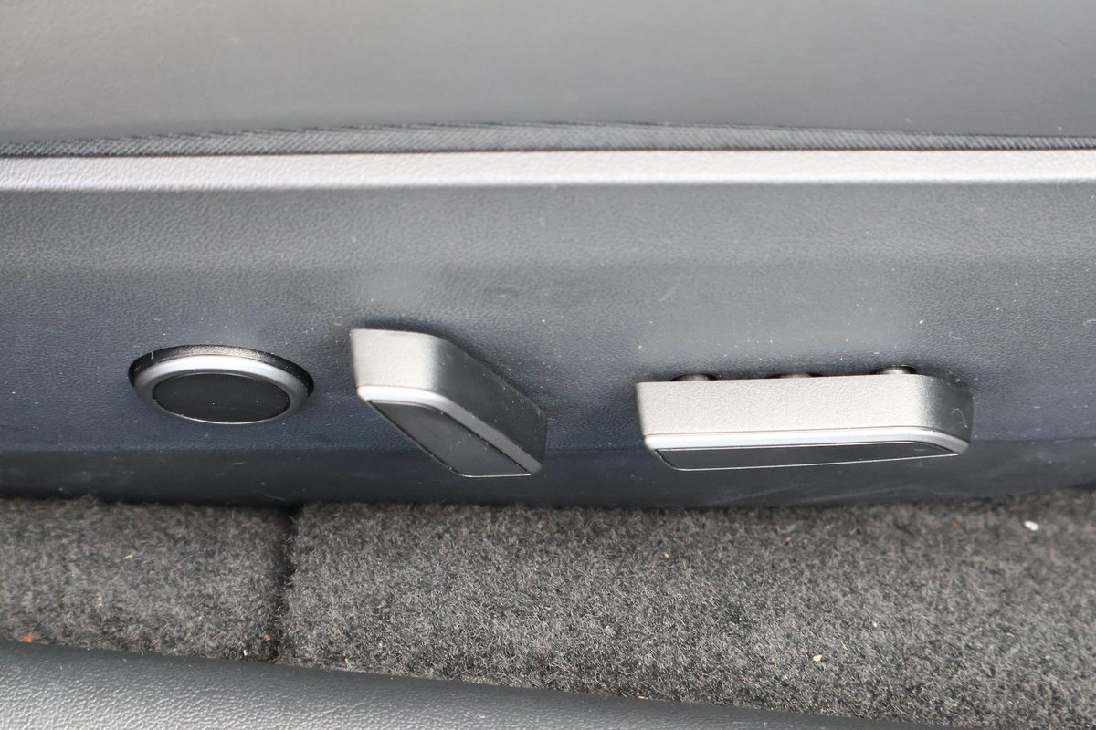 2022 Tesla Model 3 Long Range AWD image 19