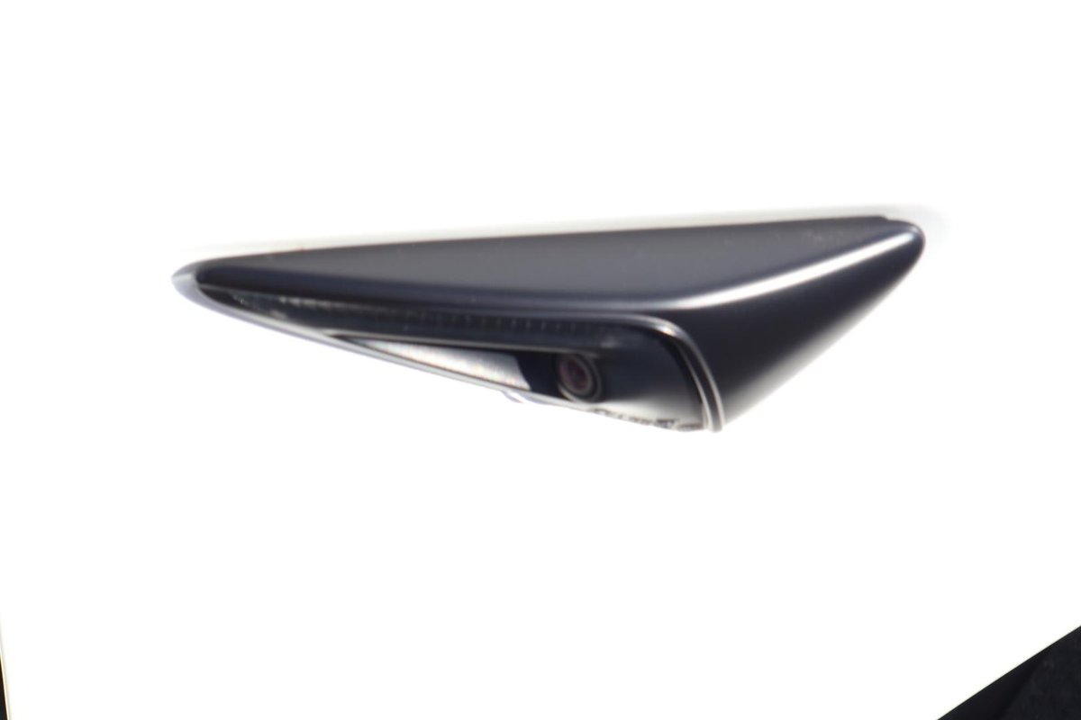 2022 Tesla Model 3 Long Range AWD image 30