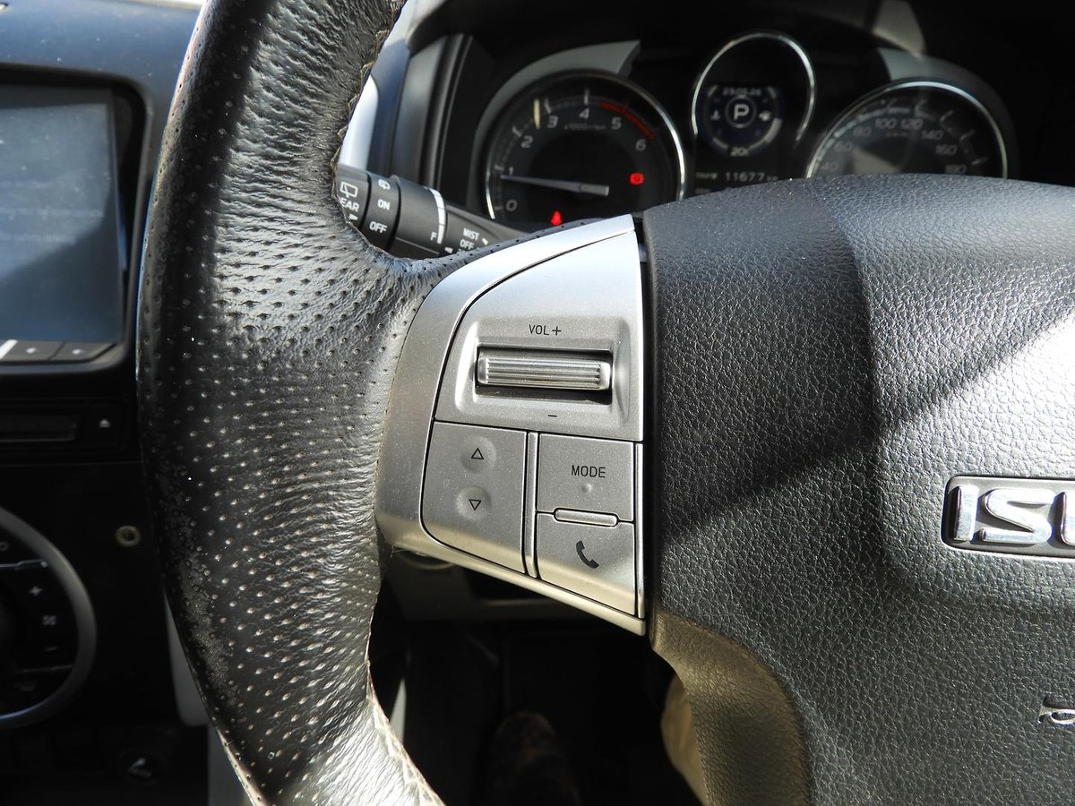 2020 Isuzu MU-X LS-T MY19 4X4 Dual Range image 16