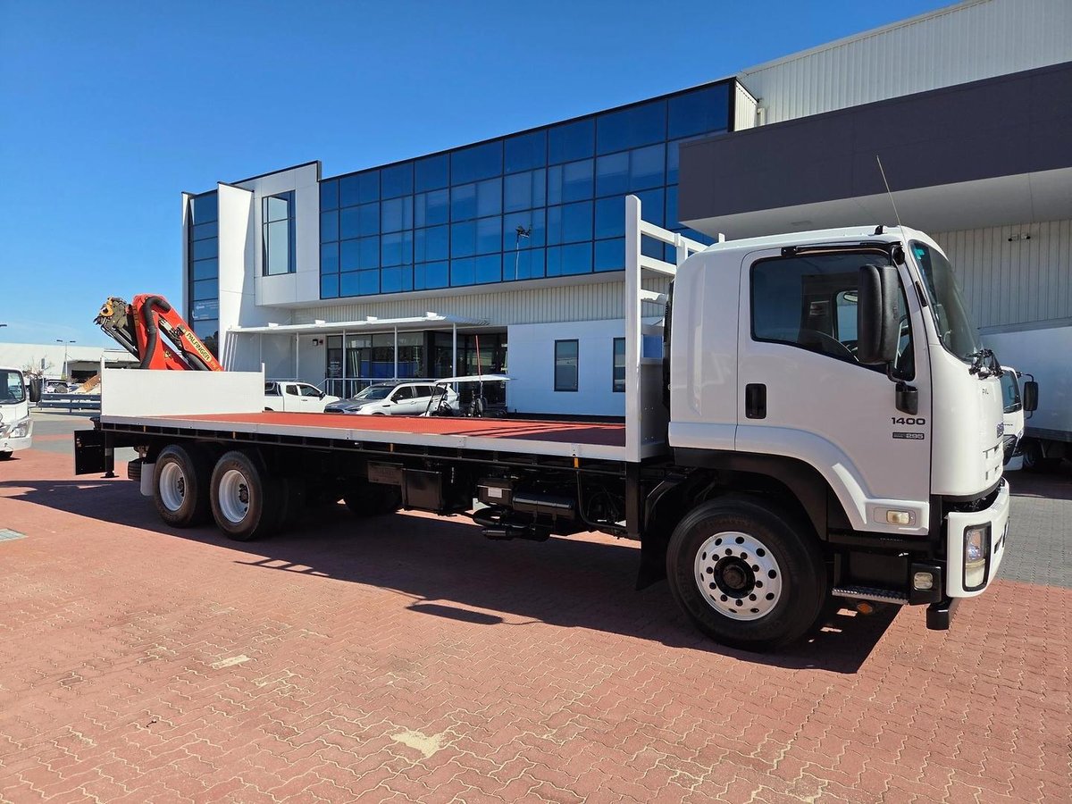 2014 Isuzu Fvl1400 12 Ton 6X2 Tray And Crane image 21