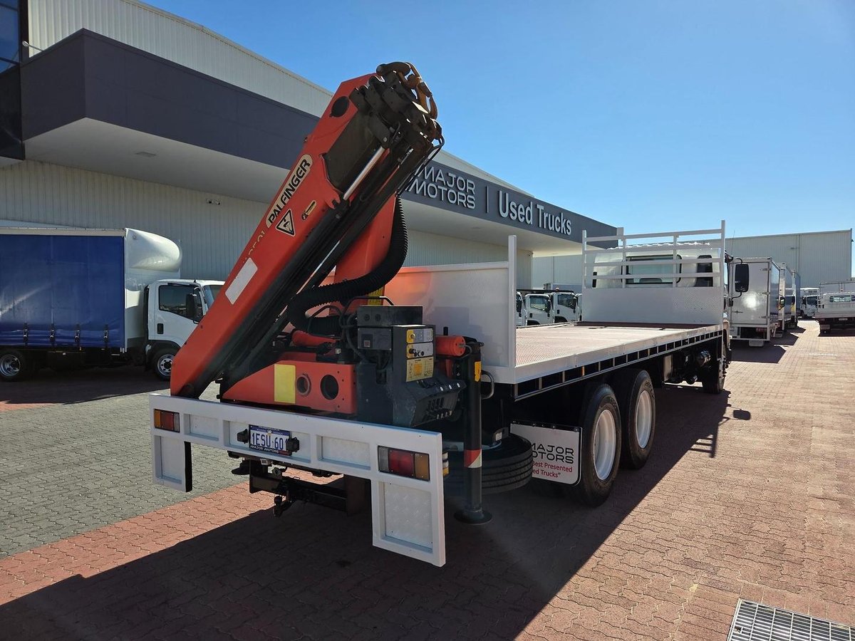 2014 Isuzu Fvl1400 12 Ton 6X2 Tray And Crane image 7