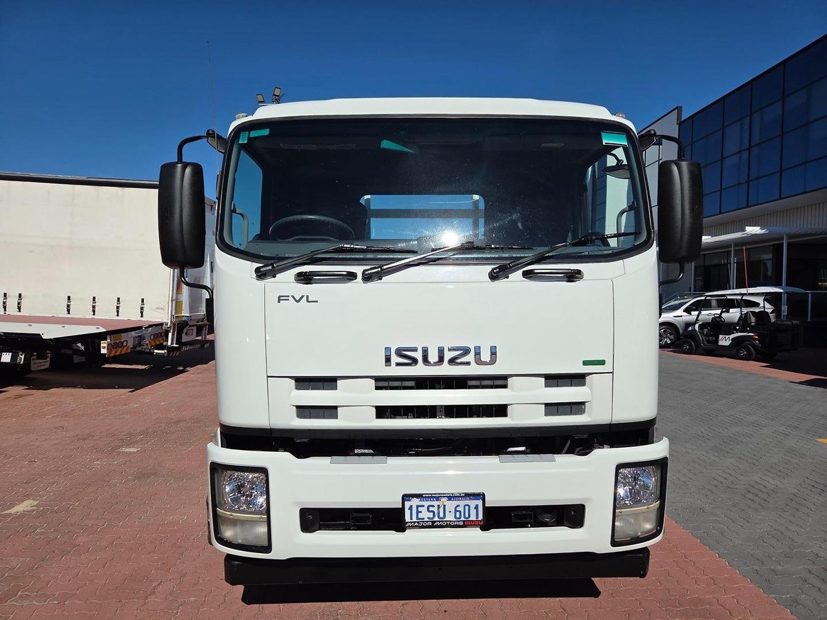 2014 Isuzu Fvl1400 12 Ton 6X2 Tray And Crane image 9