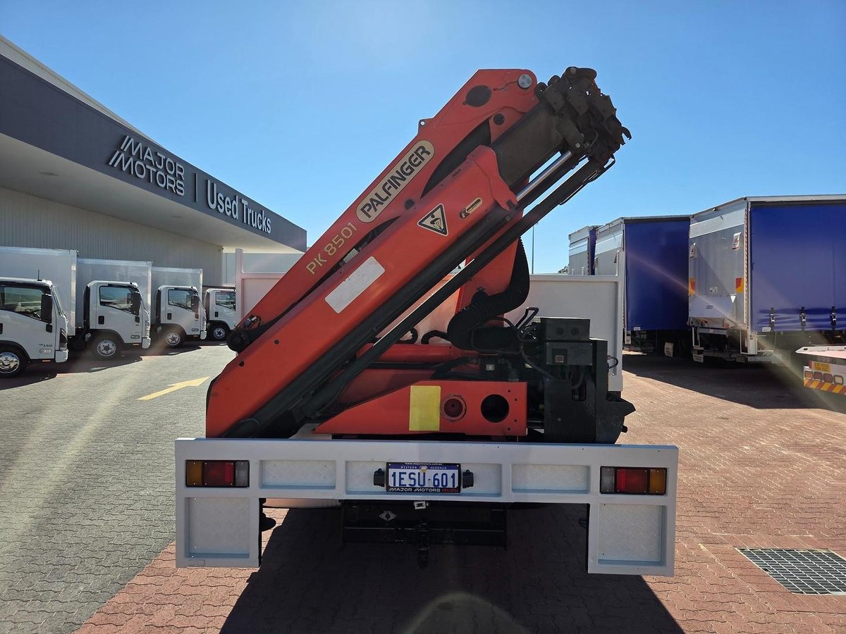 2014 Isuzu Fvl1400 12 Ton 6X2 Tray And Crane image 17