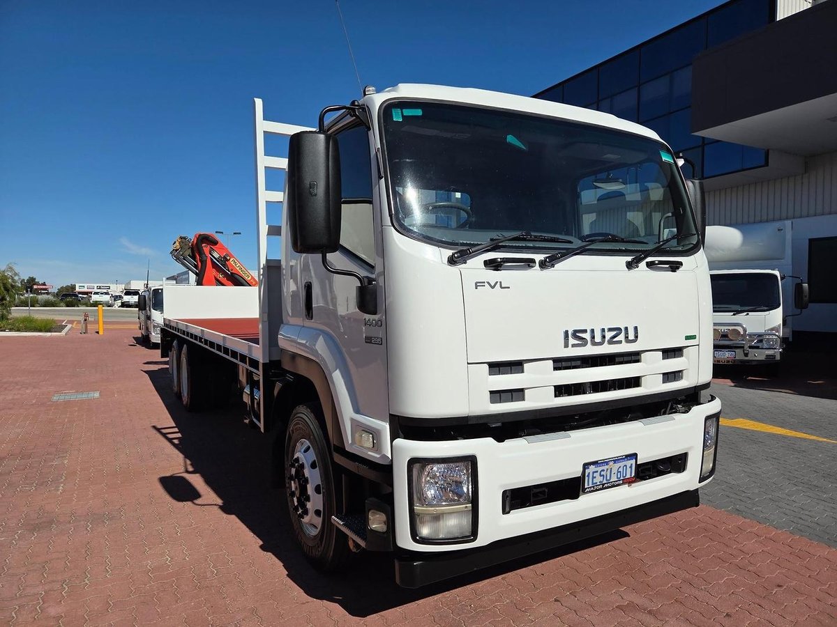 2014 Isuzu Fvl1400 12 Ton 6X2 Tray And Crane image 25