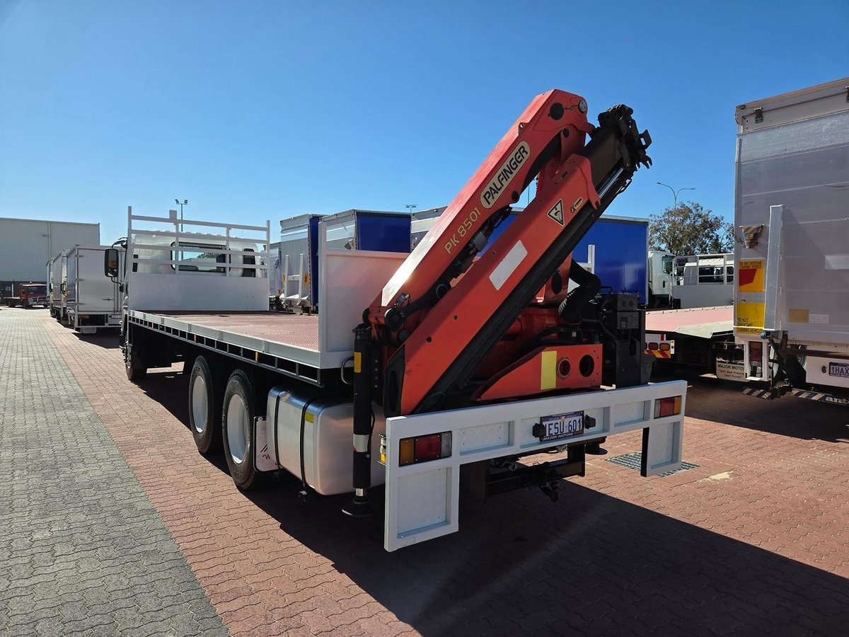 2014 Isuzu Fvl1400 12 Ton 6X2 Tray And Crane image 20