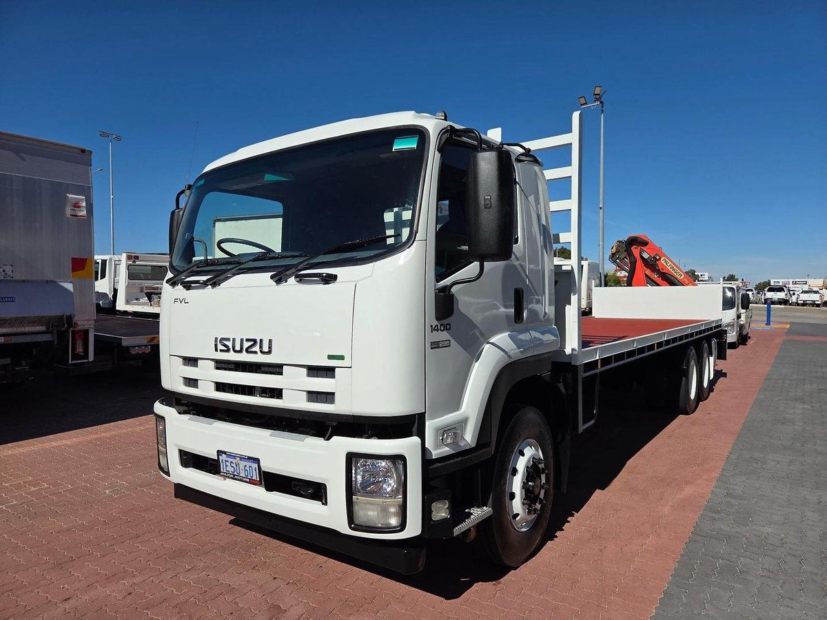 2014 Isuzu Fvl1400 12 Ton 6X2 Tray And Crane image 16