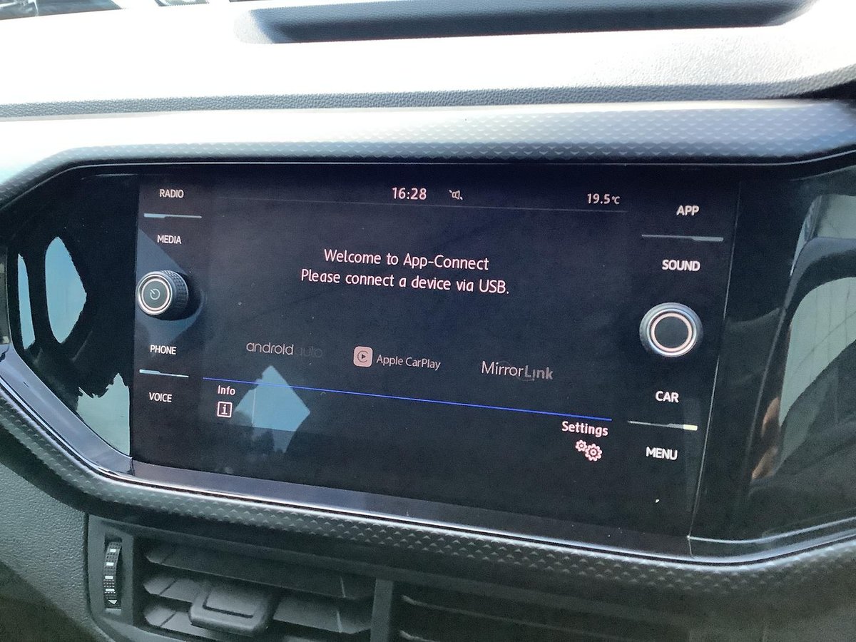 2020 Volkswagen T-Cross 85TSI Life C11 MY20 image 26