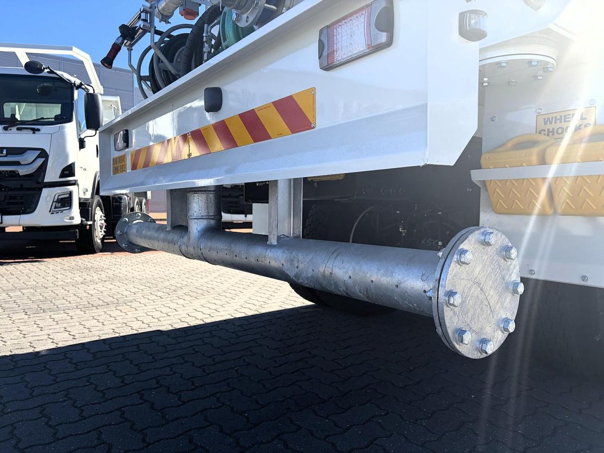2026 Isuzu Fvz 260-300 At R46 Watercart image 22