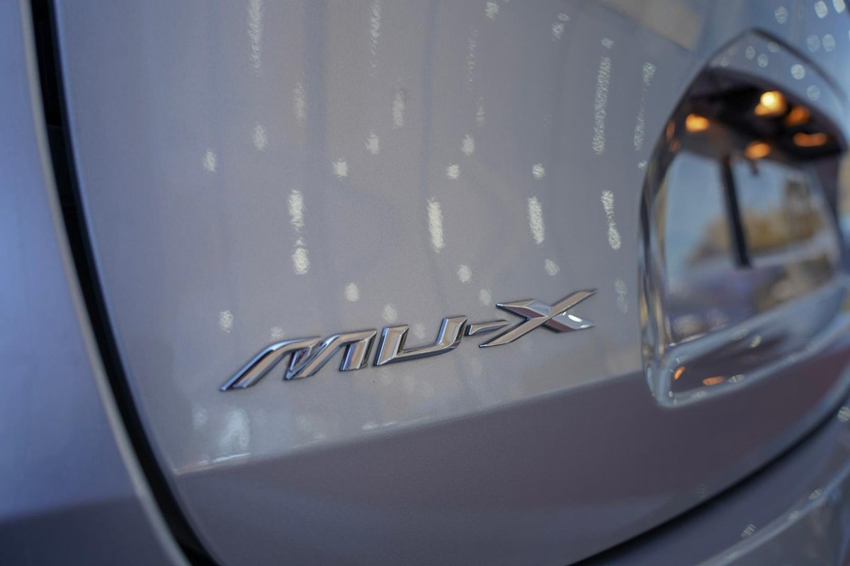 2025 Isuzu MU-X X-TERRAIN MY25.5 4X4 Dual Range image 10