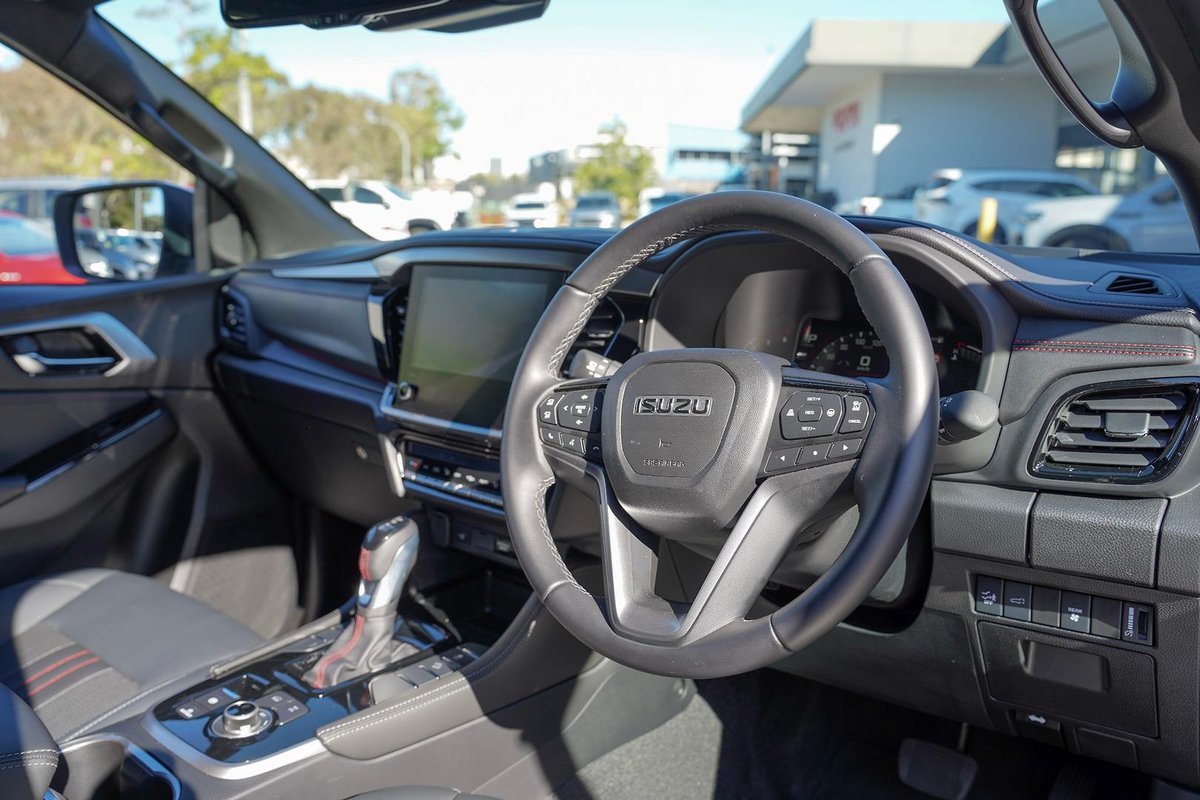 2025 Isuzu MU-X X-TERRAIN MY25.5 4X4 Dual Range image 12
