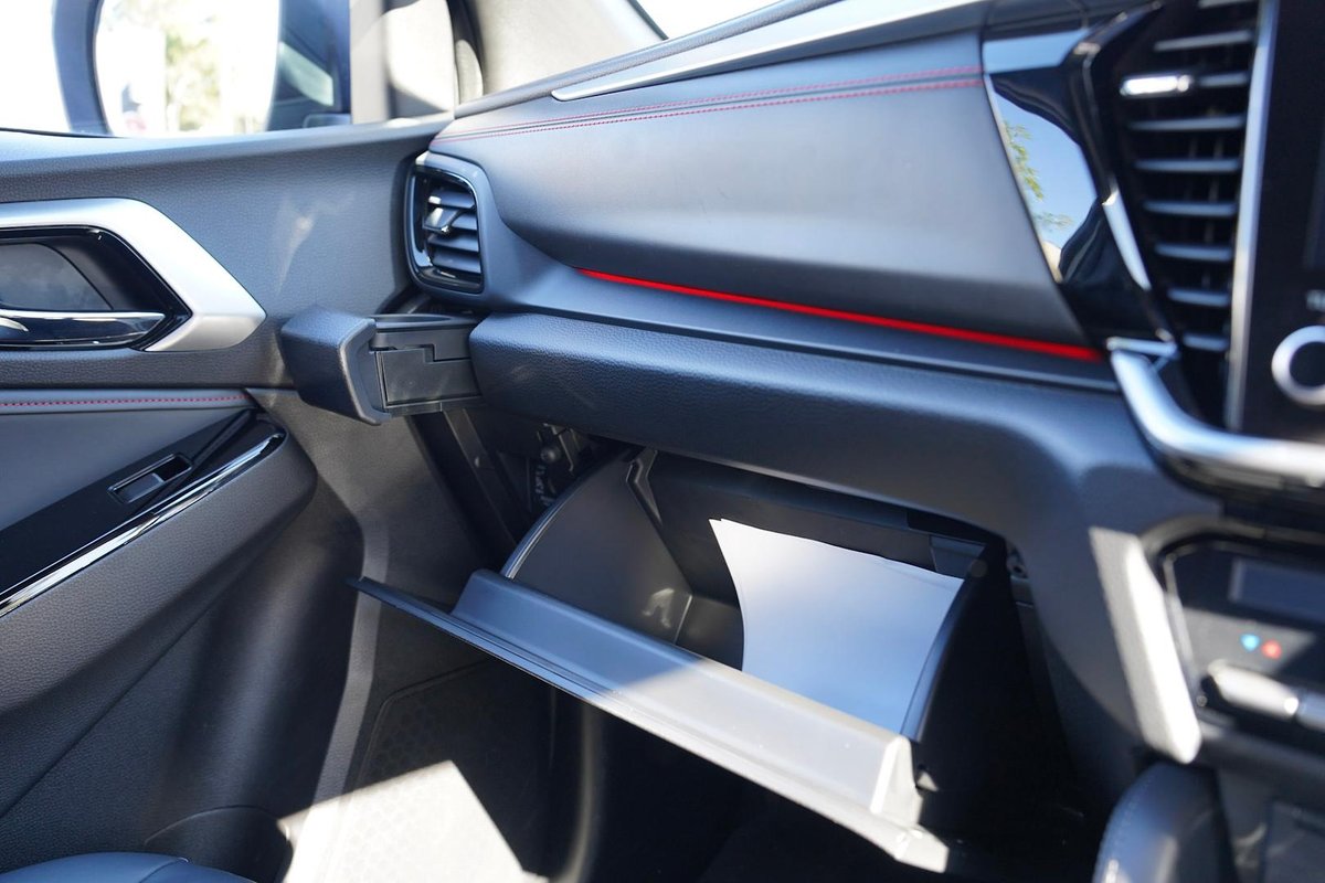 2025 Isuzu MU-X X-TERRAIN MY25.5 4X4 Dual Range image 16