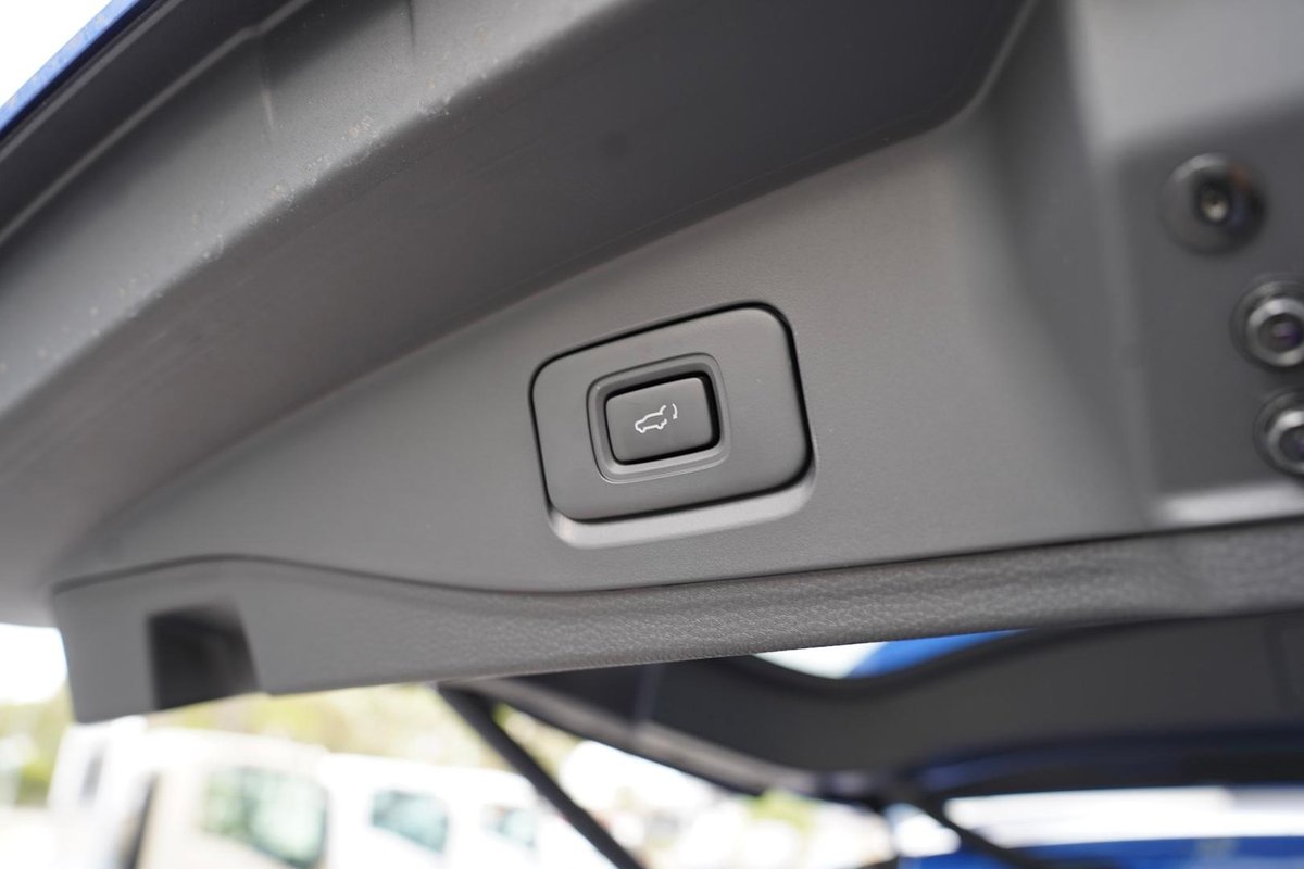 2025 Isuzu MU-X LS-T MY25.5 4X4 Dual Range image 31