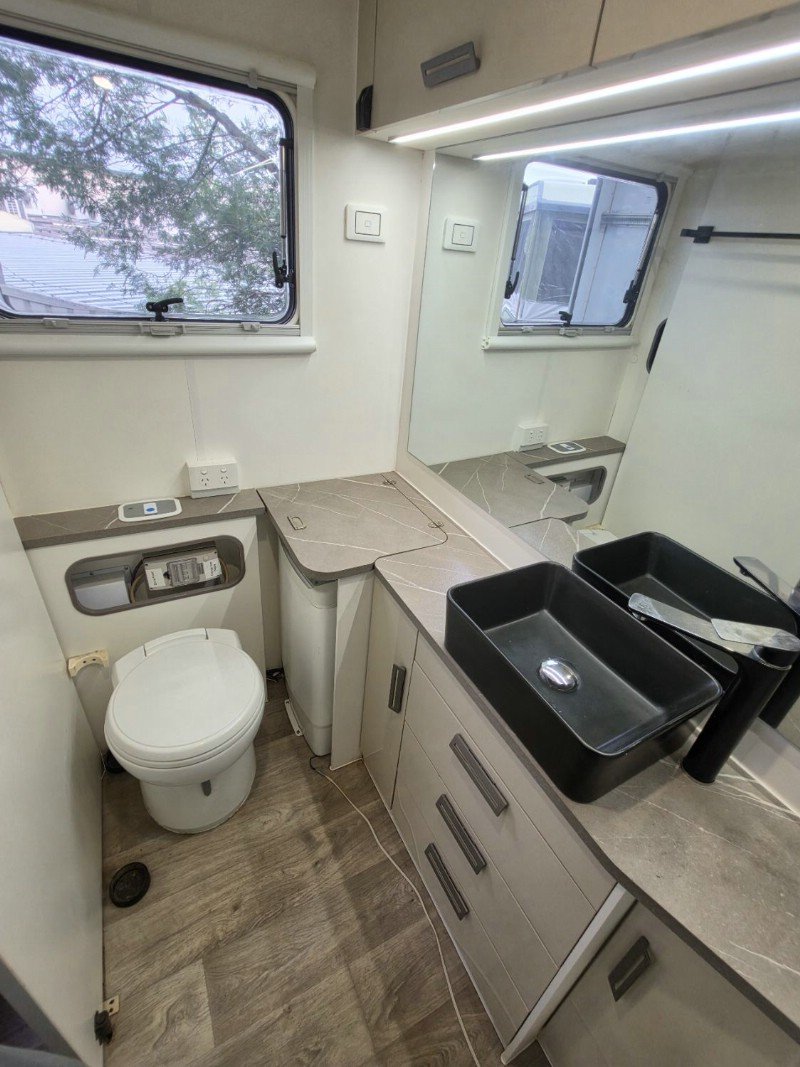 2022 JAYCO SILVERLINE 21.65-3.SL image 9