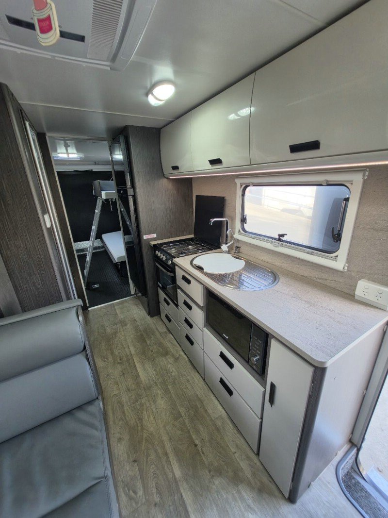 2022 JAYCO BASE STATION 23.73-6.OB image 14
