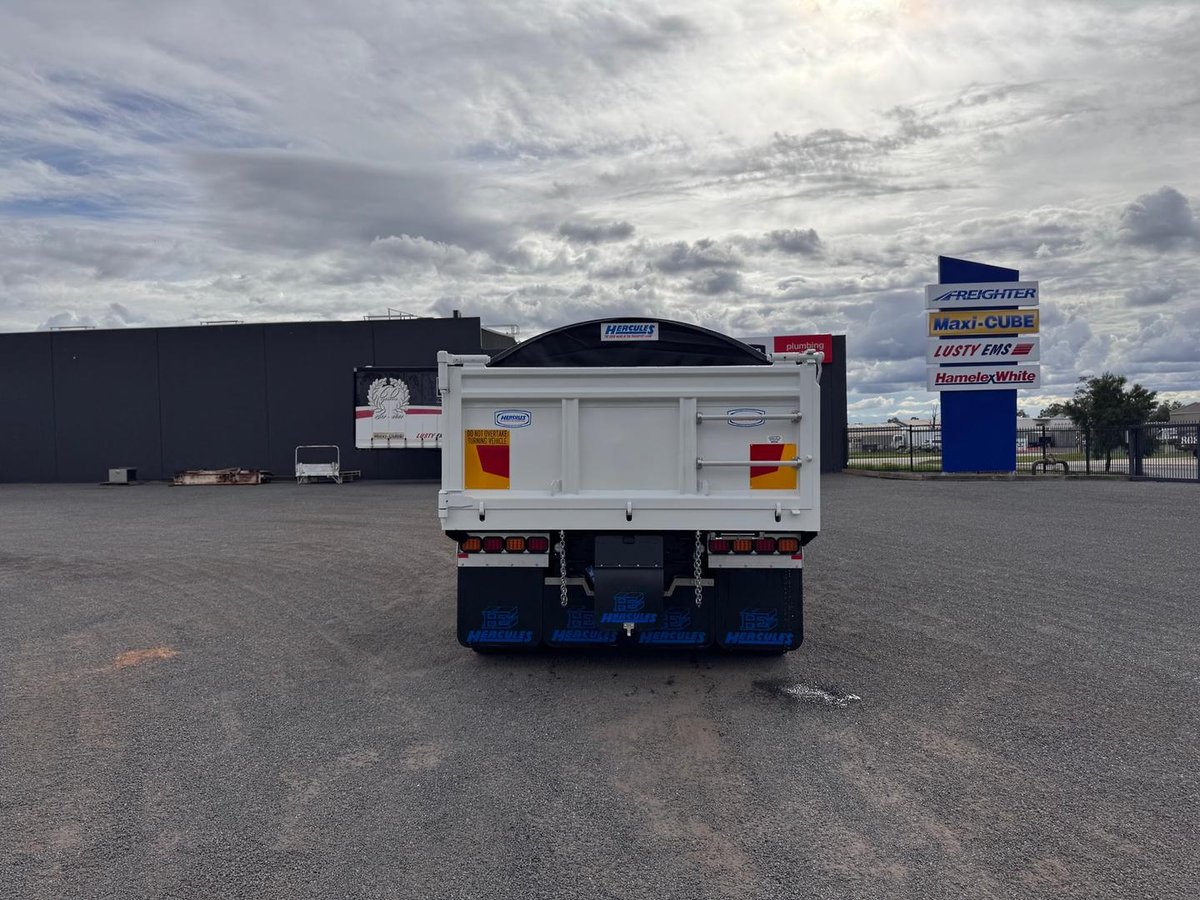 2025 Isuzu F Series Fvd 170-300 At R47 image 6