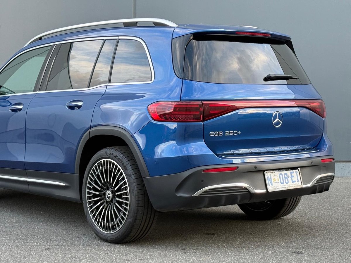 2025 Mercedes-Benz EQB 250+ X243 image 17
