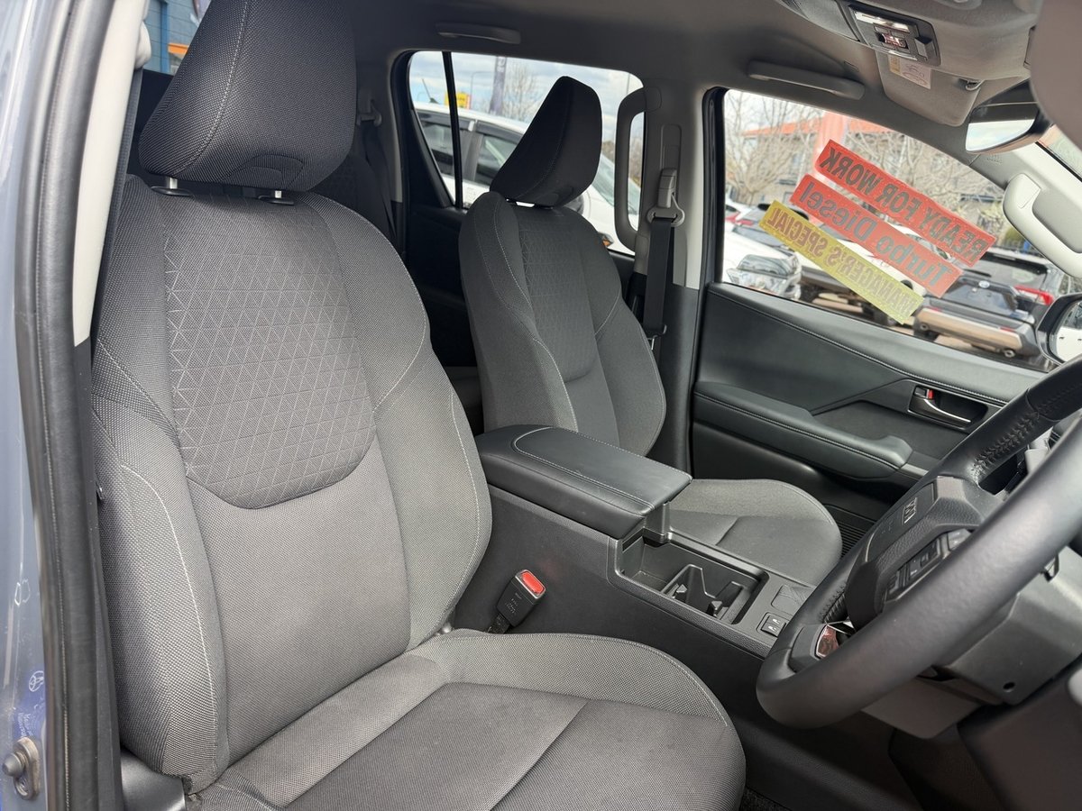 2025 Toyota Hilux 4x4 GUN126R RC image 27